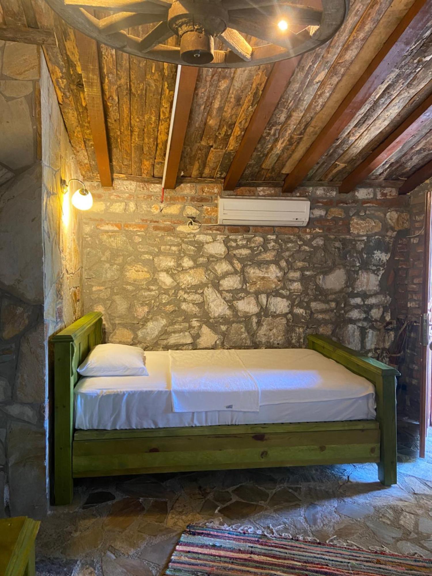 אדרמיט Pavelin Yeri Otel מראה חיצוני תמונה